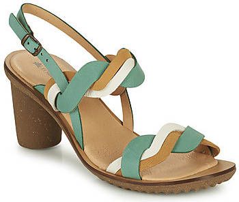 El Naturalista Sandalen