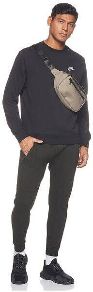 Nike Sportswear Club Herenshirt van sweatstof met ronde hals Zwart