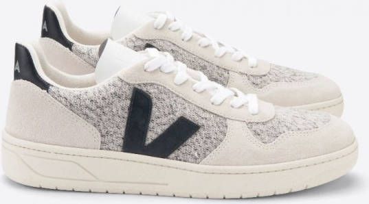 Veja V 10 Flannel sneaker met suè, de details